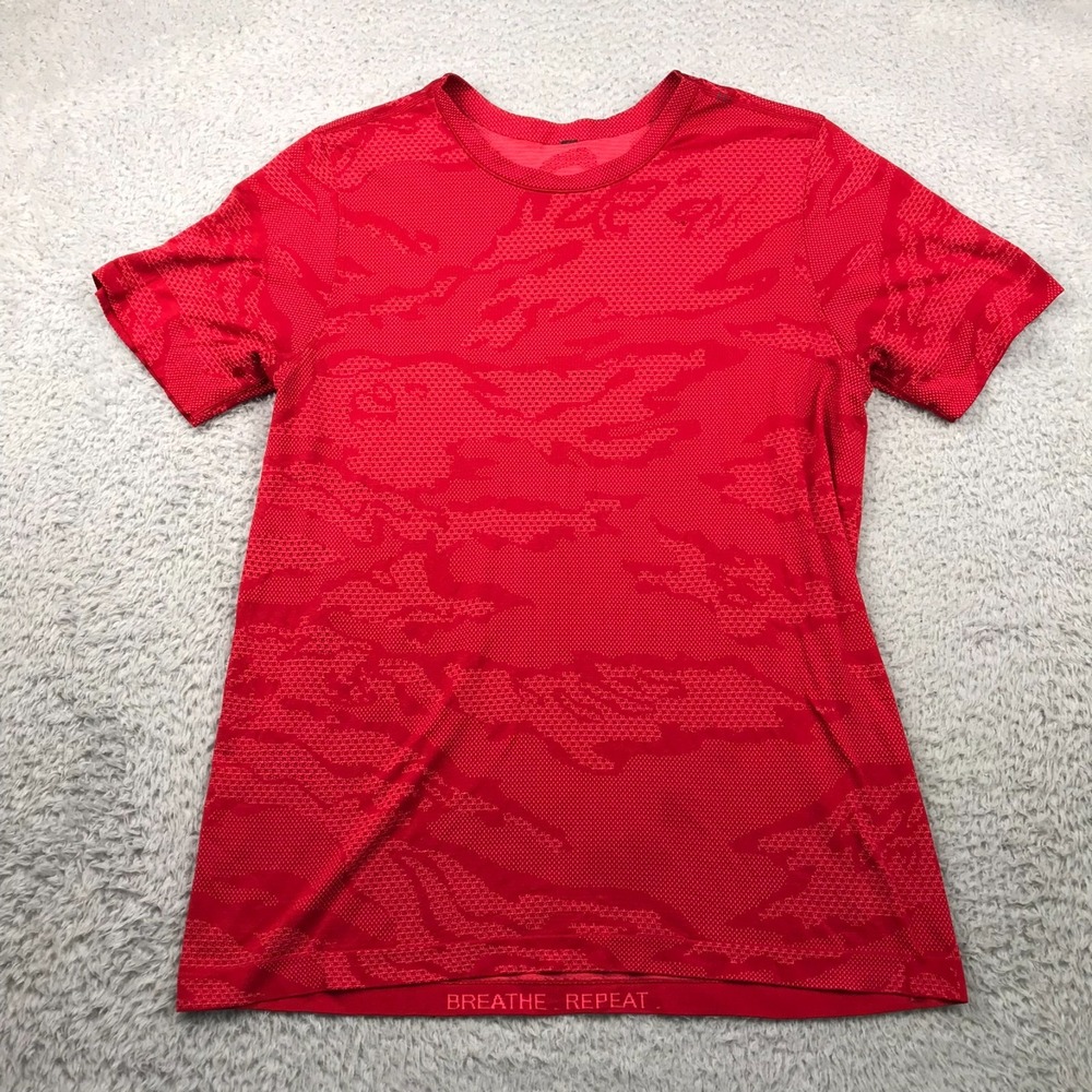 Lululemon Metal Vent Breathe Shirt Mens L Red Camo Canada Short Sleeve Crew‎